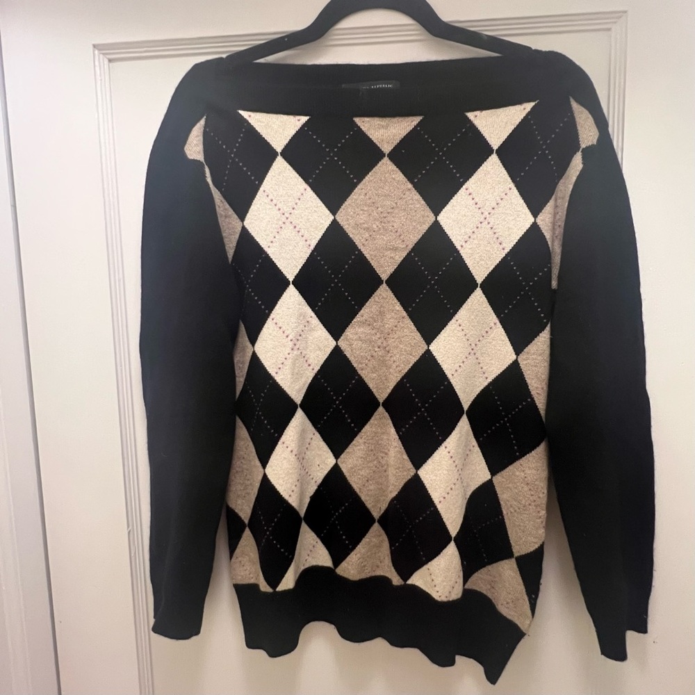 Banana Republic cashmere argyle pattern sweater.